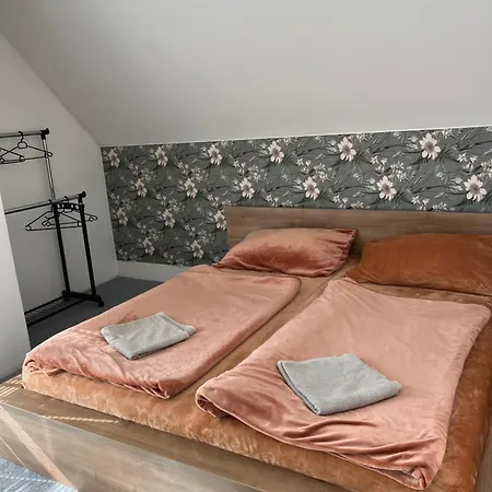 Randy's House Holiday home Plzen
